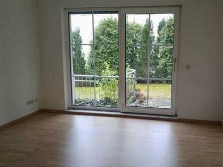 4-Zimmer-Wohnung m. 2 Terrassen, Garten, 2-PKW-Stell-Plätze, in Glienicke-Nordbahn