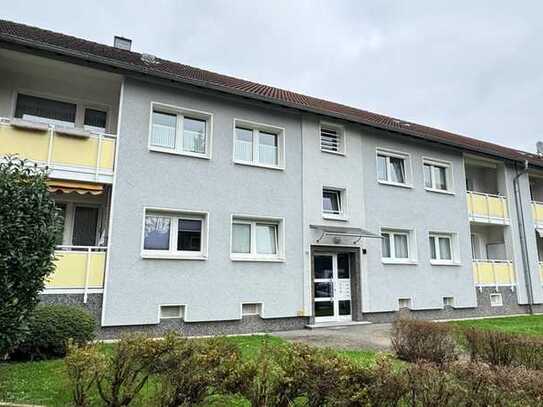 Ab sofort frei zur Selbstnutzung ! Geräumige 4- Raum - ETW im 4 - Familien- Haus mit Balkon !