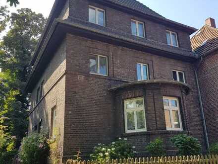 v Privat: großer Altbau mit Stil (3-Familienhaus) zu verkaufen