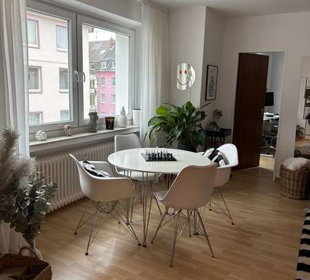 Helle, zentralgelegene 2-Zimmer Wohnung mit Balkon