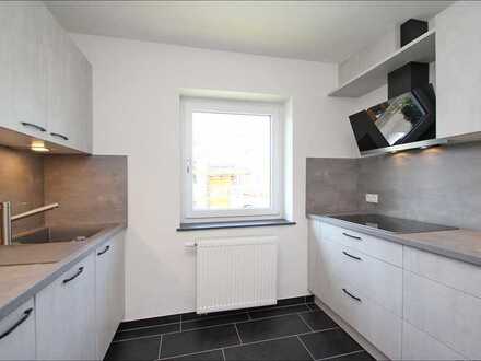 Rosensteiner Hang! 3-Zimmer-Wohnung in energetisch saniertem 3-Familien-Haus! EBK inklusive!