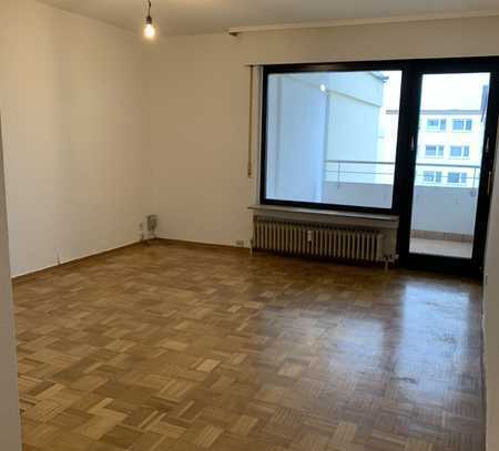 Geschmackvolle 2-Raum-Wohnung mit Balkon und EBK in Hemmingen