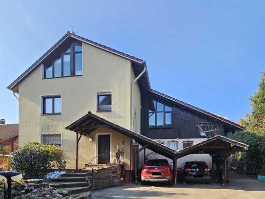 Doppelhaus (Zweifamilienhaus und Einfamilienhaus) mit großem Garten am Ortsrand