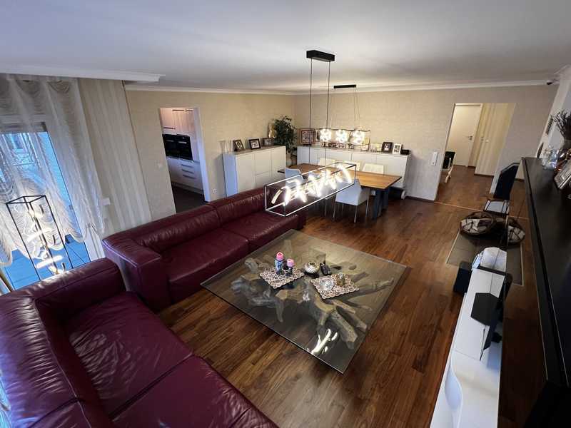 Komfortable 4-Zimmer Wohnung, mit Holzkamin in Sachsenhausen-Süd