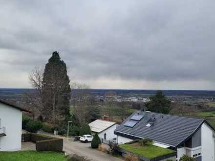 Erstbezug nach Renovierung - Wohnen mit toller Aussicht