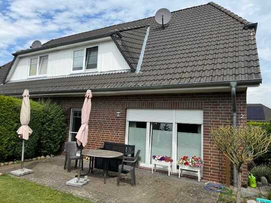 Moderne Doppelhaushälfte mit Carport in Schneverdingen