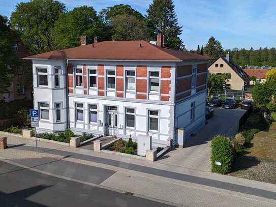 Altbau: 3,5 Zimmer im 1. OG, Einbauküche, Carport + Wallbox