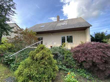 Freistehendes Zweifamilienhaus