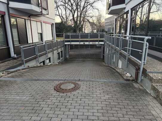 Vermiete Tiefgaragenstellplatz Doanueschingen zentrumsnah