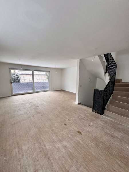 Wohnen in Bestlage: 180 m² moderne Doppelhaushälfte mit Garten, Gründach & Photovoltaik