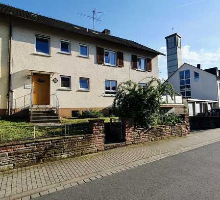 Ihr neues Zuhause: Charmante Doppelhaushälfte mit idyllischem Garten