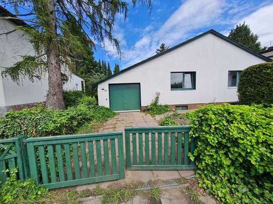 Einfamilienhaus*Garten mit Teich*Terrasse*Garage und PKW-Stellplatz