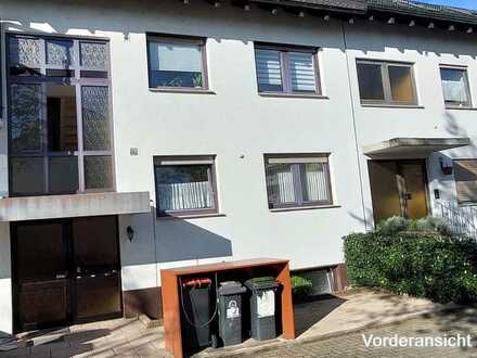 Privatverkauf - Stilvolle 3-Zi.-Wohnung mit gehobener Ausstattung mit Balkon und EBK in Karlsruhe