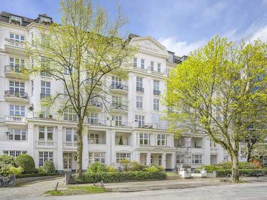 Repräsentative Altbau-ETW im Erdgeschoss mit Garten und Terrasse im Hofweg Palais: