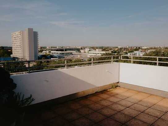 Besondere Penthouse-Wohnung mit tollem Ausblick in München Moosach zu verkaufen!