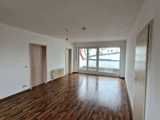 Schicke 3-Zimmer-Wohnung mit Loggia und Pkw-Stellplatz