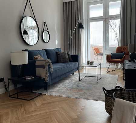 Stilvolle Altbauwohnung, TOP saniert und luxuriös ausgestattet, bezugsfrei. Nähe S- Bhf Friedenau.