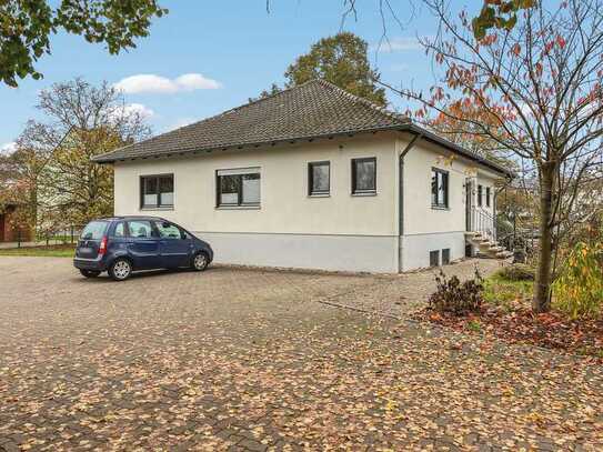 Freistehendes Bungalow in zentraler Lage von Hornbach - aktuell genutzt als Arztpraxis