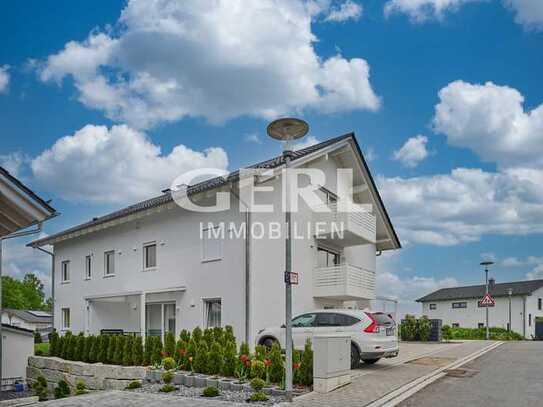 Moderne 2-Zimmer-Dachgeschosswohnung mit Balkon in Bogen (WHG 04)