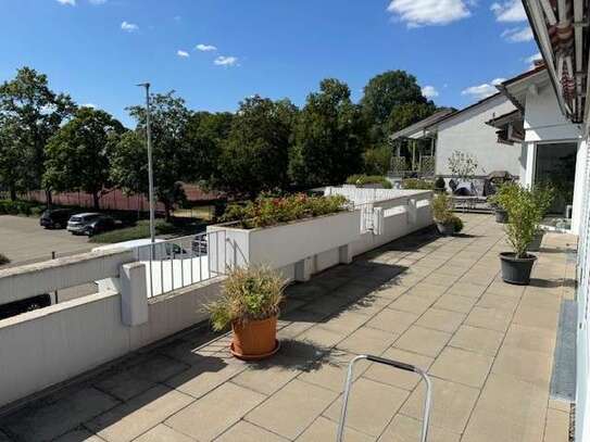 IHR TRAUMZUHAUSE WARTET! SECHS ZIMMER WOHNUNG MIT CA. 90 m² GROSSER DACHTERRASSE