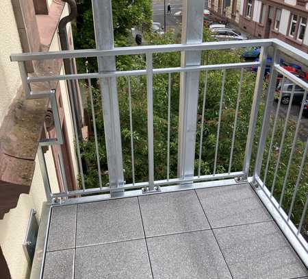 FREI! 2 ZiWhg. am Günthersburgpark in teilsaniertem Stilaltbau mit gr. Balkon