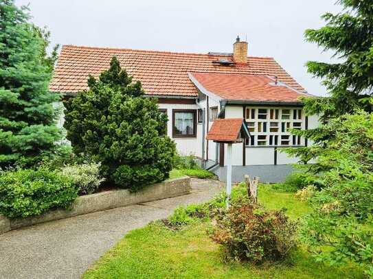 Wohnhaus mit idylllischen Grundstück am Stadtrand!