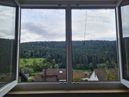 Schöne und helle Maisonette-Wohnung mit fünf Zimmern in Haiterbach-TO