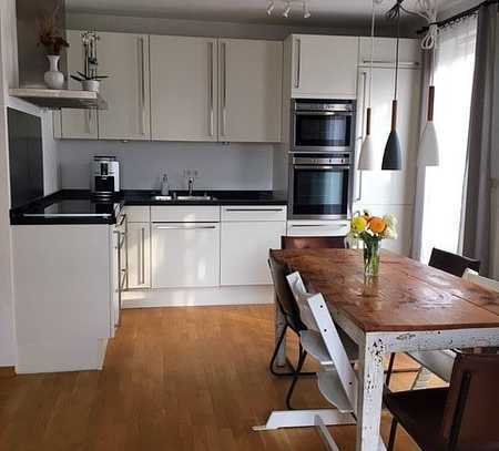 Exklusive, neuwertige 3-Zimmer-Wohnung mit Balkon und EBK in München