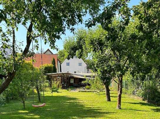 Einfamilienwohnhaus mit Einliegerwohnung und
wunderschönen Garten