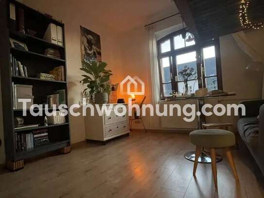 Tauschwohnung: 2 Raum-Wohnung mit Balkon und grün