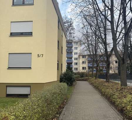 Freundliche 2-Raum-Wohnung mit Einbauküche und Balkon in Weinheim