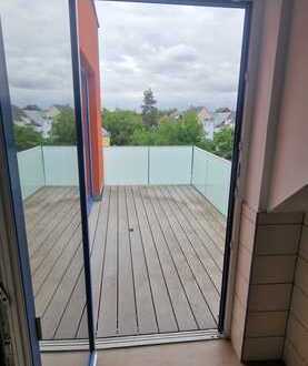 Helle 4-Raum-Wohnung mit Balkon, Tageslichtbad und Abstellkammer in Merseburg