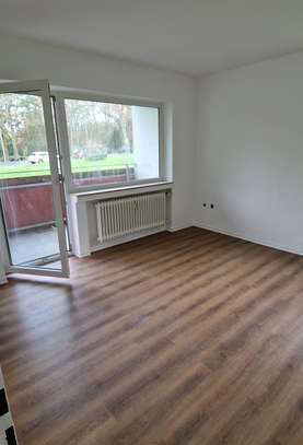 Frisch renovierte 2-Zimmer-EG-Wohnung in gepflegter Anlage zu vermieten!