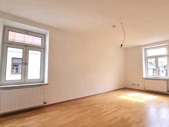 Maxvorstadt: Charmante 2 Zimmer-Altbau-Whg., Küche, Bad/WC u. Keller