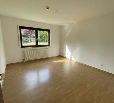 Schöne und helle EG-Wohnung inkl. TG-Stellplatz und Keller