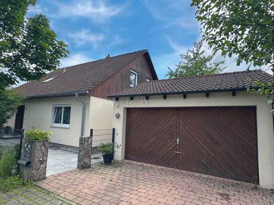 Perfekt für die Familie - mit 2. Wohnung im DG!
Garten - Doppelgarage und viel Platz!