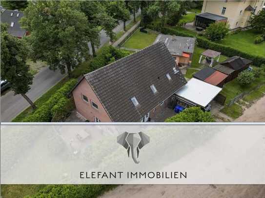 Einfamilienhaus für die große Familie | 210 qm | 7 Schlafzimmer |
2 Bäder | EBK | Carport | möblier