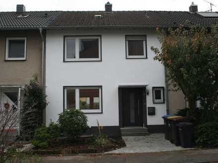 Freundliches Reihenhaus mit vier Zimmern in Bergheim-Glessen