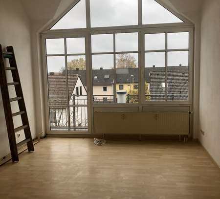 Stilvolle, gepflegte 2-Raum-Wohnung mit Süd/West Balkon und EBK in Friedberg