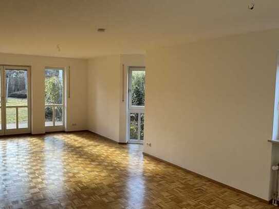 Helle, sanierte 3-Zimmer-Wohnung mit Süd-Terrasse & TG-Stellplatz in München-Trudering