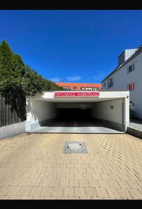 Zentral und sicher parken: Tiefgaragenstellplatz am Grafinger Marktplatz