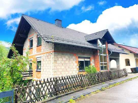 Großes freistehendes Einfamilienhaus in Sackgasse in Münchweiler, provisionsfrei