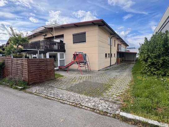 Große 4 Zimmer Wohnung mit Wintergarten undPergola in Frickenhausen