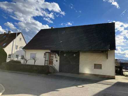 Schönes Bauernhaus mit sechs Zimmern und guter Lage in Weinstadt