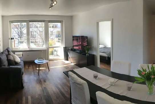 TOP MODERNE MÖBLIERTE UND RENOVIERT WOHNUNG MIT OPTIONALEN EINSTELLPLATZ IN GUTER LAGE