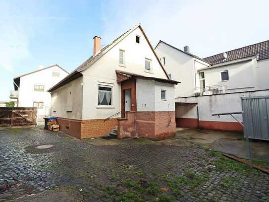 Sanierungsbedürftiges Einfamilienhaus in guter Lage von Gernsheim