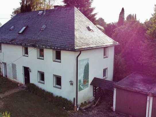 Großes Wohnhaus in ländlicher Lage