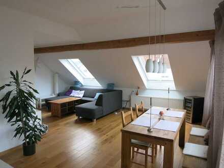 Gepflegte 4-Zimmer-DG-Wohnung mit Balkon und EBK in Walldorf