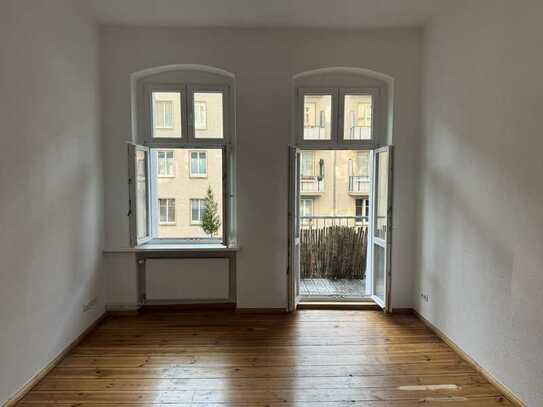 Familienwohnung - klassischer Altbau mit großen Balkonen