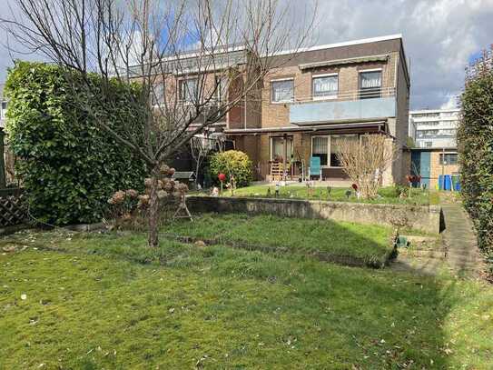 Reihenendhaus mit 3 Schlafräumen, Südbalkon, südausgerichtetem Garten & Einzelgarage in Hilden-Nord!